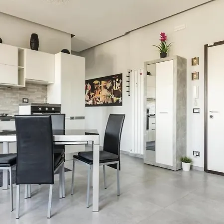 Luxury Apartment In Prada District Near Mm Brenta & Milan Center - Ideal For Business Profiles-2
